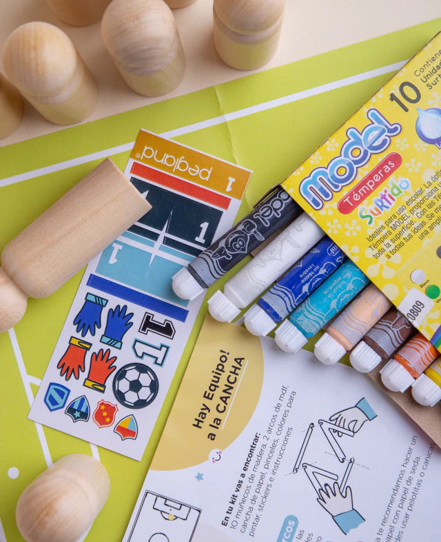 Caja crear futbol en madera maciza palo blanco para jugar y pintar - Pegland