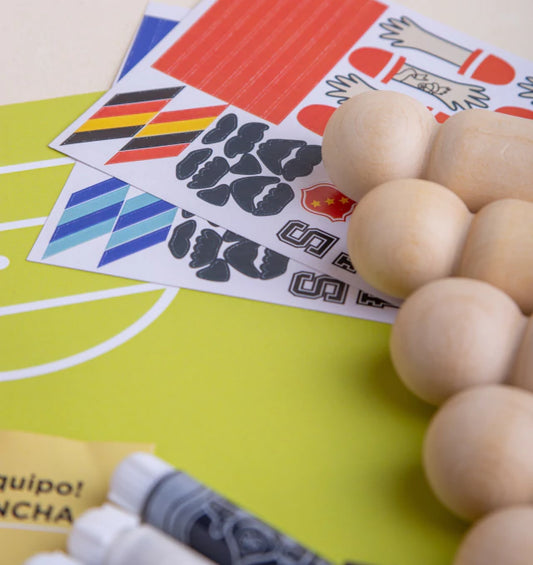 Caja crear futbol en madera maciza palo blanco para jugar y pintar - Pegland